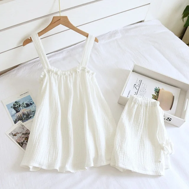 White / M